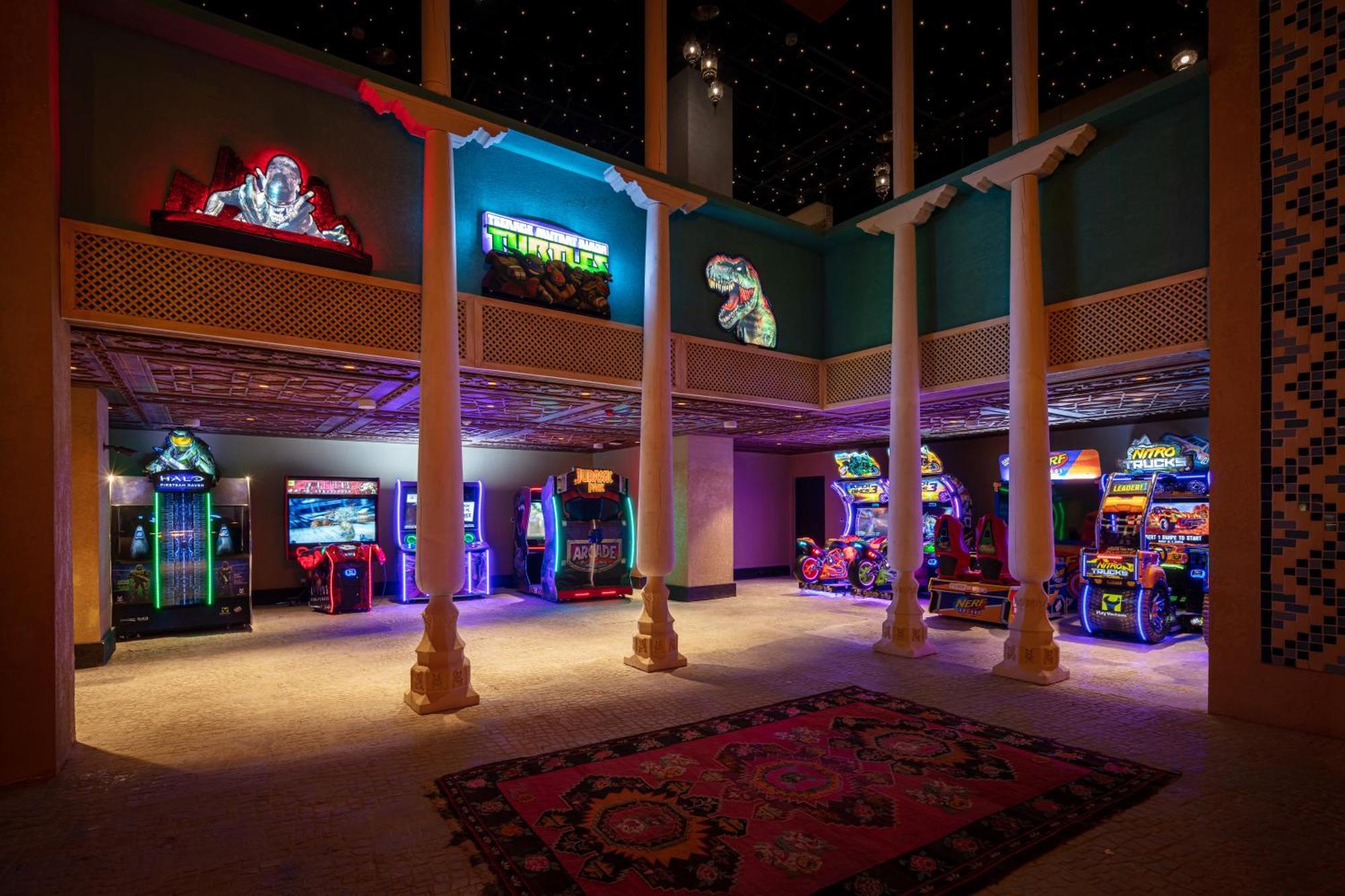 Karavansaray Turkistan Harbour Hotel -Flying Theatre Access Zewnętrze zdjęcie The arcade at the MGM Grand Hotel